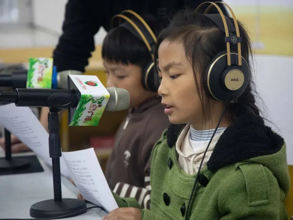 听见梦想|大别山“青山希望小学” 山村学校广播站开播啦!项目记录图片