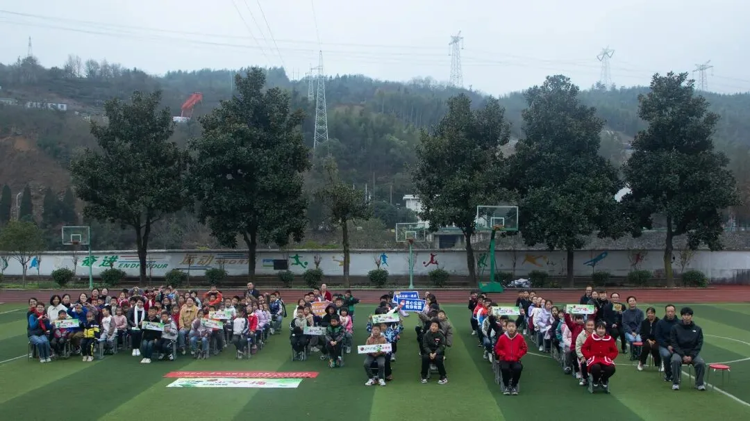 听见梦想|大别山“青山希望小学” 山村学校广播站开播啦!项目记录图片