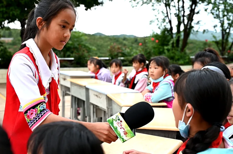 腊湾民族小学山村学校广播站开播了,梦想和歌谣在山谷回响!项目记录图片