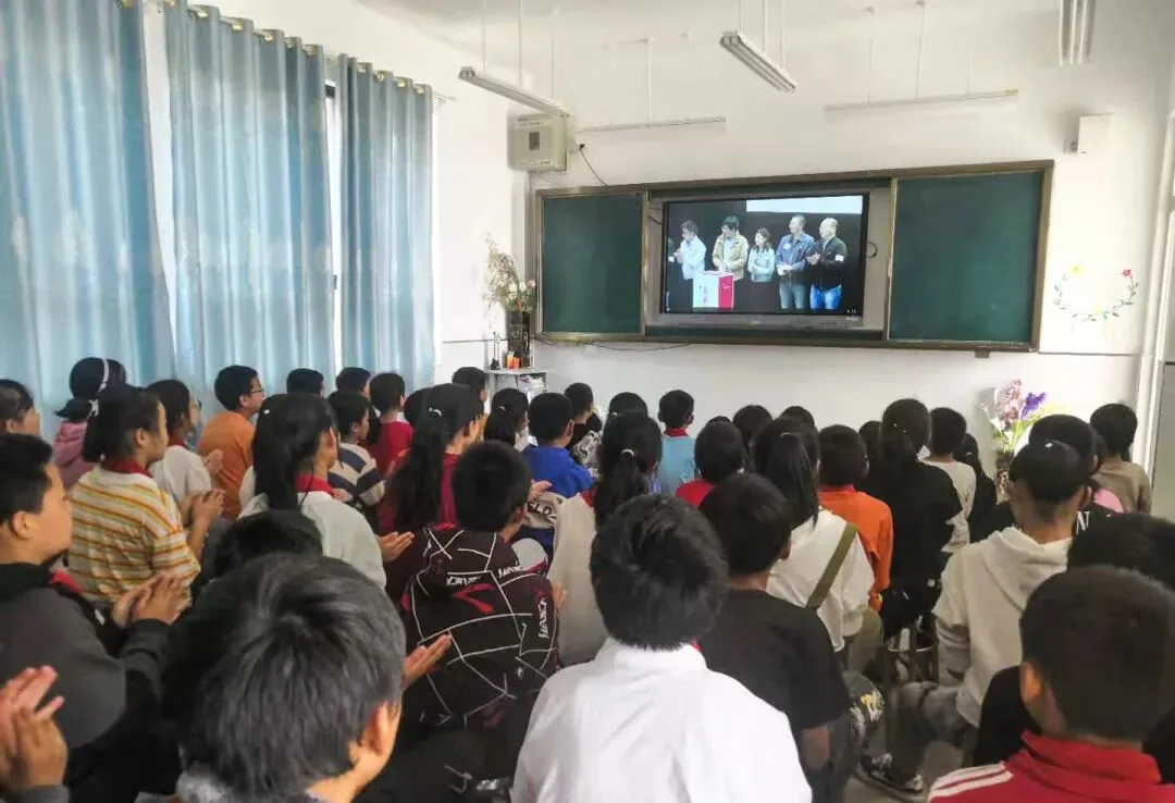 听见梦想|云南楚雄义隆小学“山村学校广播站”启动建设相关报道配图