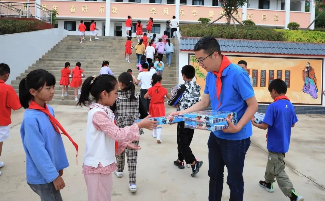 听见梦想 | 云南楚雄义隆小学“山村学校广播站”开播了项目记录图片