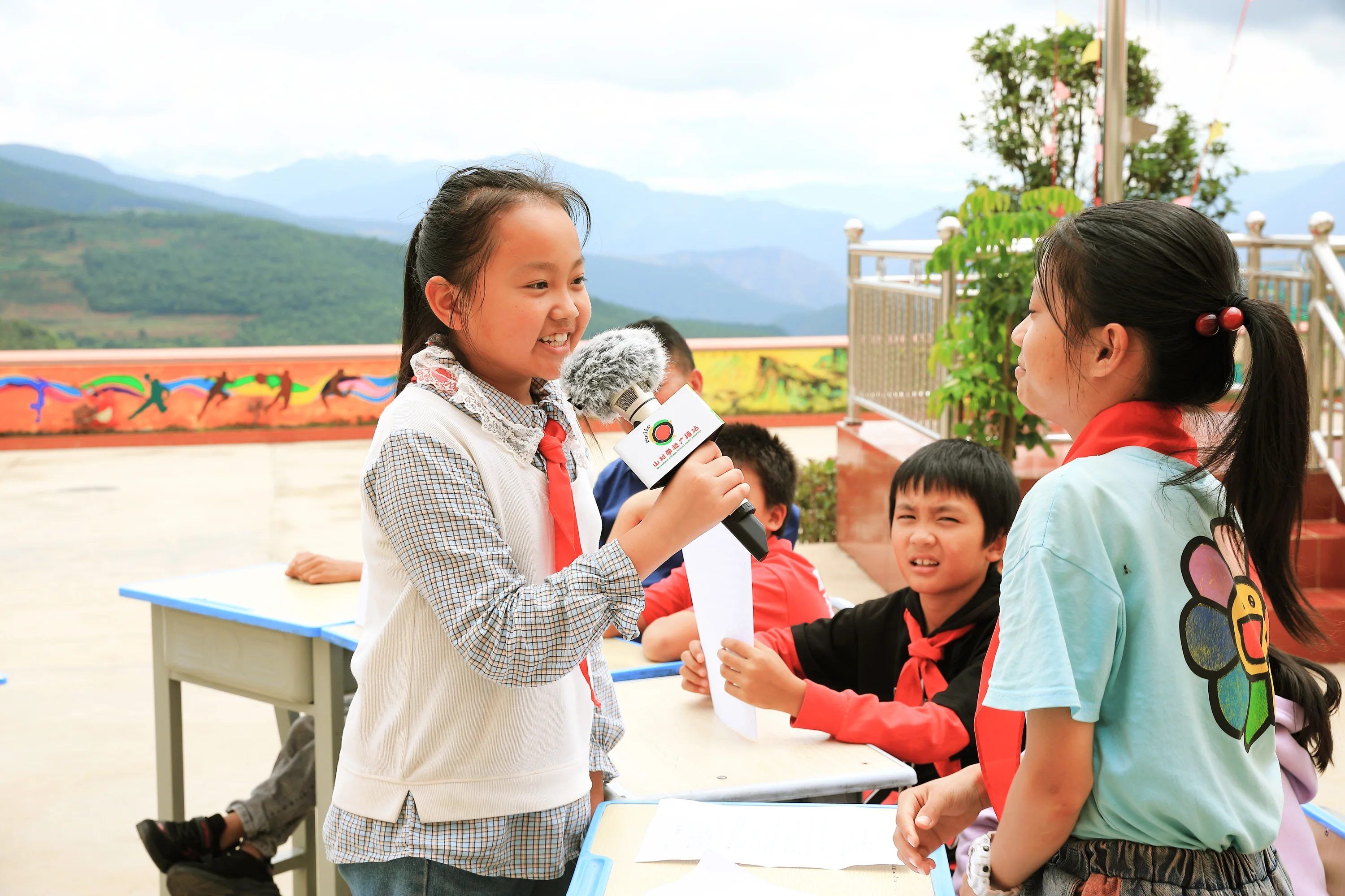 听见梦想 | 云南楚雄义隆小学“山村学校广播站”开播了相关报道配图
